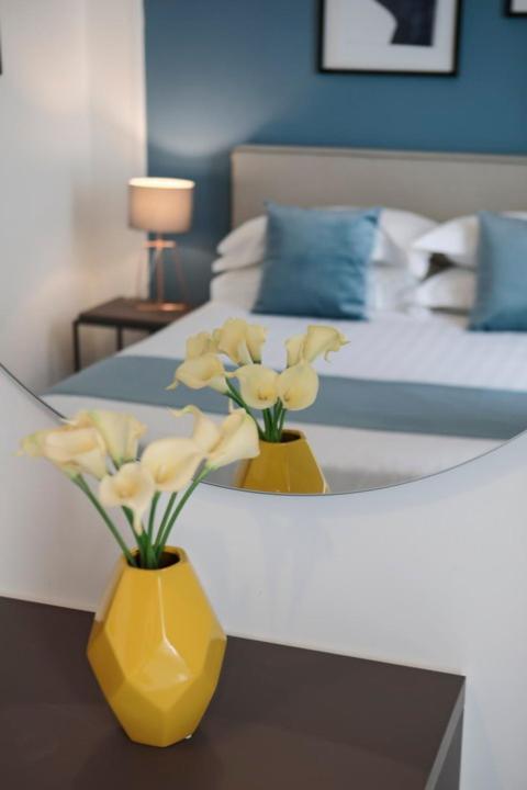 Bespoke Roma Suites Buitenkant foto